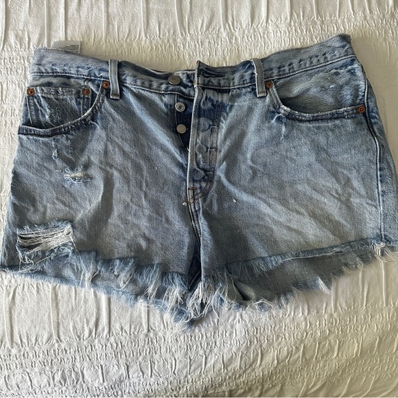 Levi’s Shorts - Picture 1 of 3